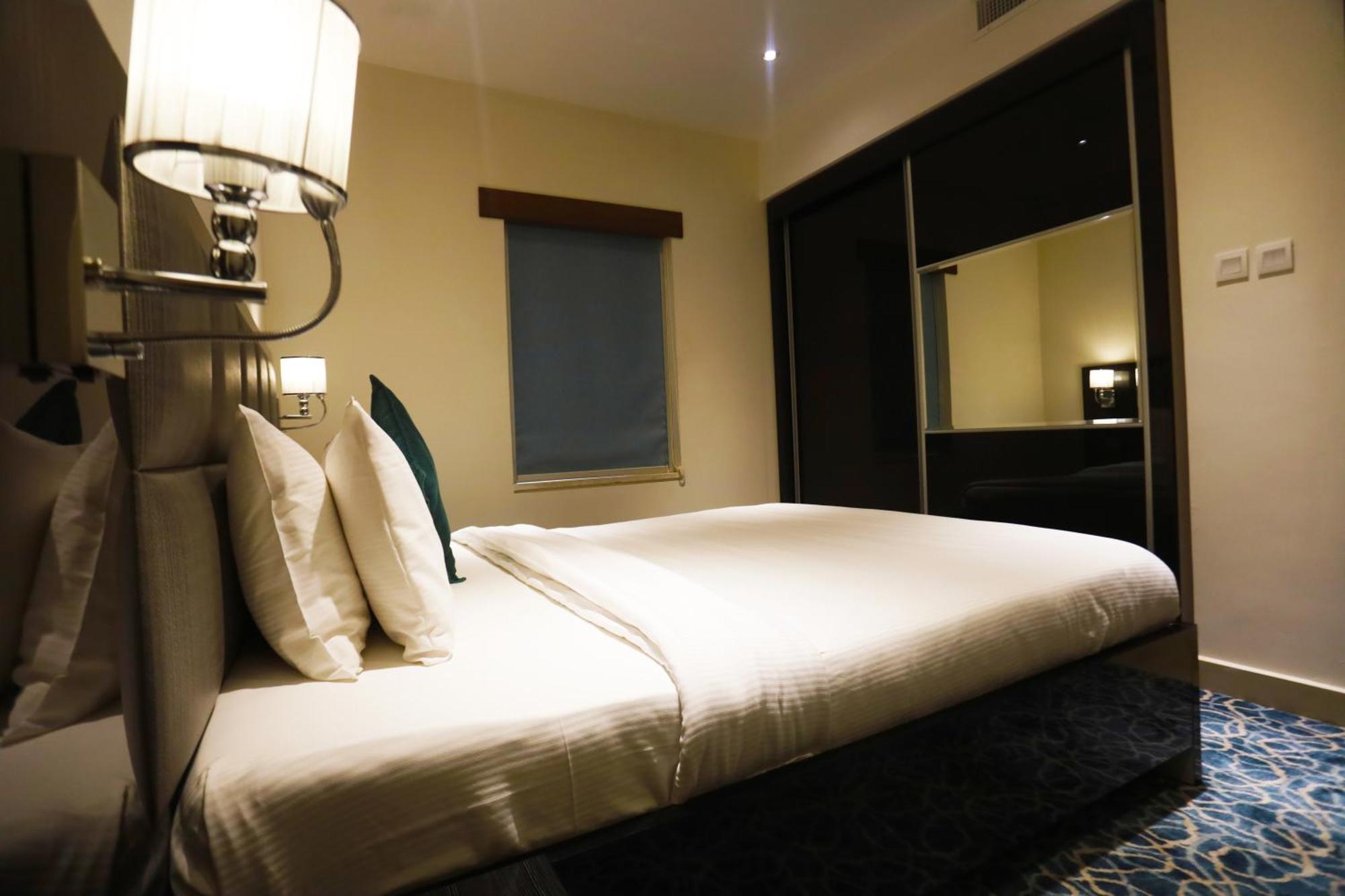 Naylover Hotel Suites アンマン エクステリア 写真